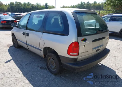 2000 Chrysler Voyager z USA, uszkodzony, nr VIN 2C4GJ2535YR893875
